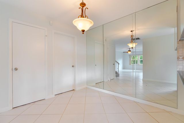 31 Clinton Court C, Royal Palm Beach, FL 33411