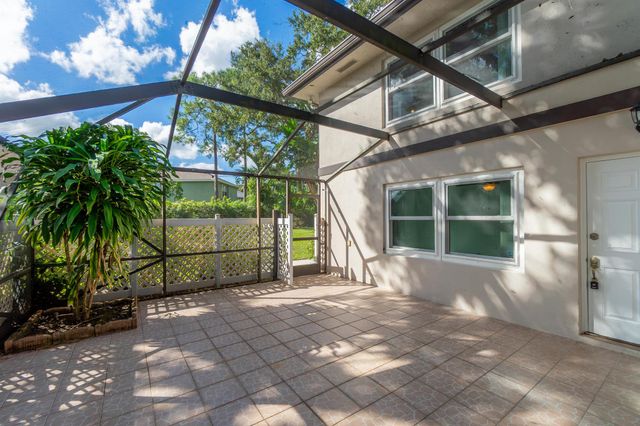 31 Clinton Court C, Royal Palm Beach, FL 33411