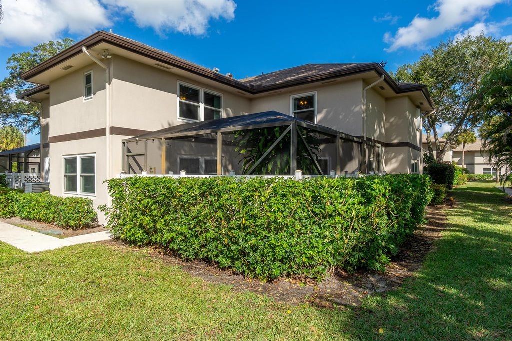 31 Clinton Court C, Royal Palm Beach, FL 33411