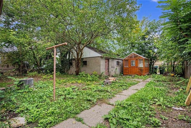 2718 Welch Avenue, Niagara Falls, NY 14303