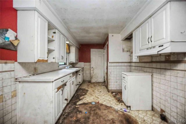 2718 Welch Avenue, Niagara Falls, NY 14303