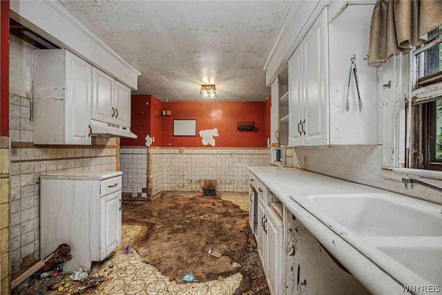 2718 Welch Avenue, Niagara Falls, NY 14303