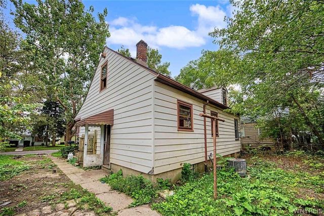 2718 Welch Avenue, Niagara Falls, NY 14303