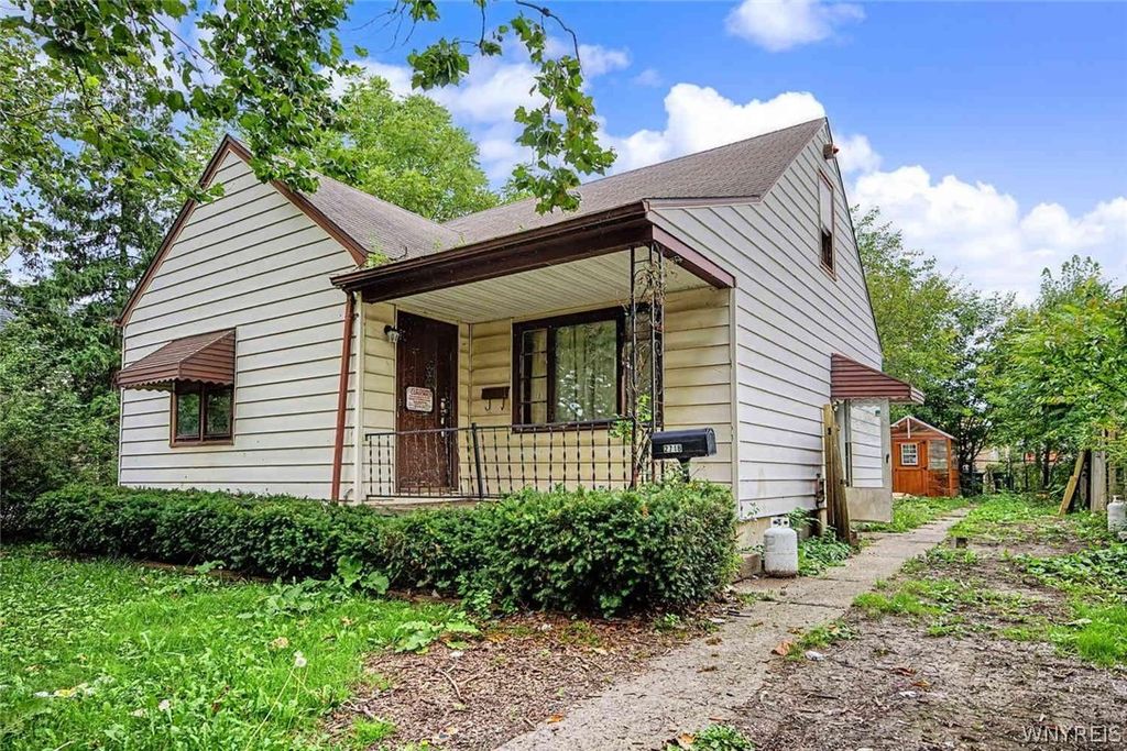 2718 Welch Avenue, Niagara Falls, NY 14303