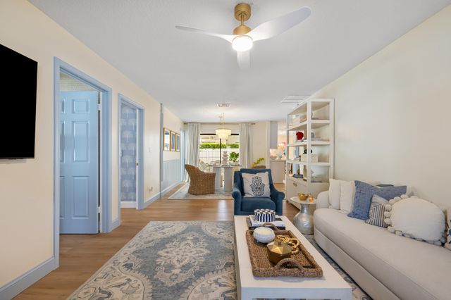 2512 SW 5th Street, Boynton Beach, FL 33435