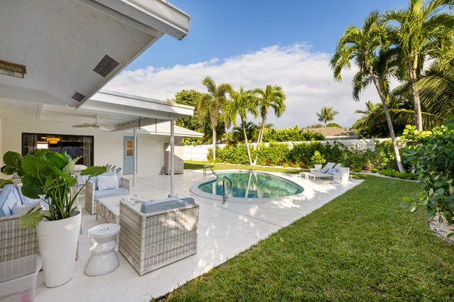 2512 SW 5th Street, Boynton Beach, FL 33435