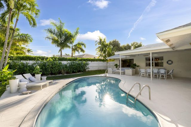 2512 SW 5th Street, Boynton Beach, FL 33435