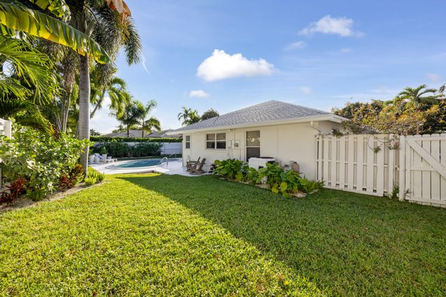 2512 SW 5th Street, Boynton Beach, FL 33435