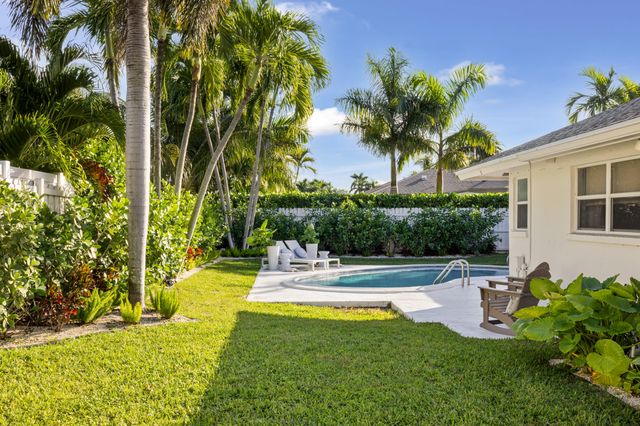 2512 SW 5th Street, Boynton Beach, FL 33435