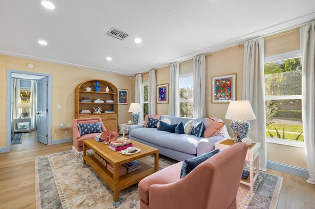 2512 SW 5th Street, Boynton Beach, FL 33435