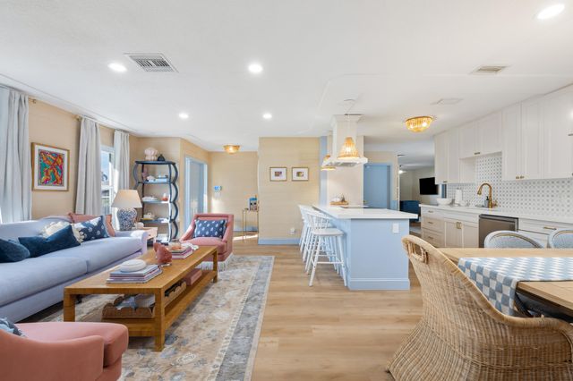 2512 SW 5th Street, Boynton Beach, FL 33435