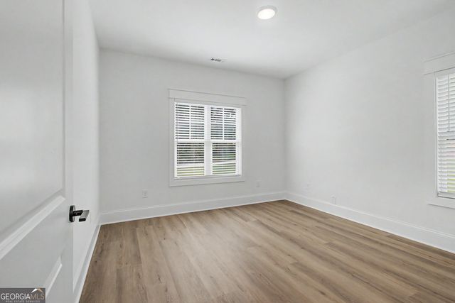 347 Crestwood Rd, Tyrone, GA 30290