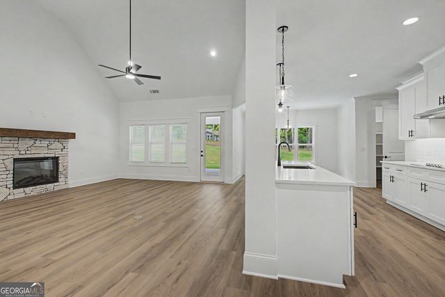 347 Crestwood Rd, Tyrone, GA 30290