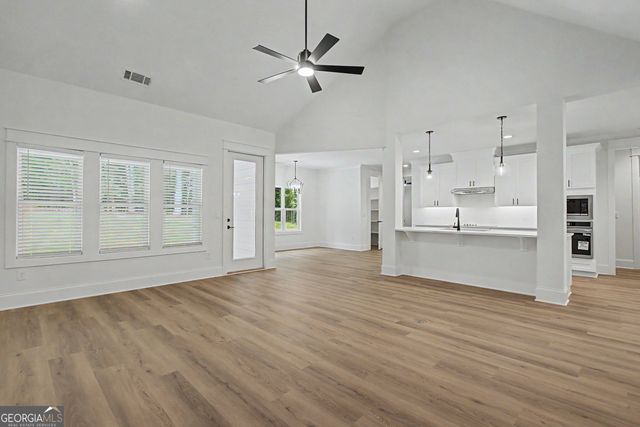 347 Crestwood Rd, Tyrone, GA 30290