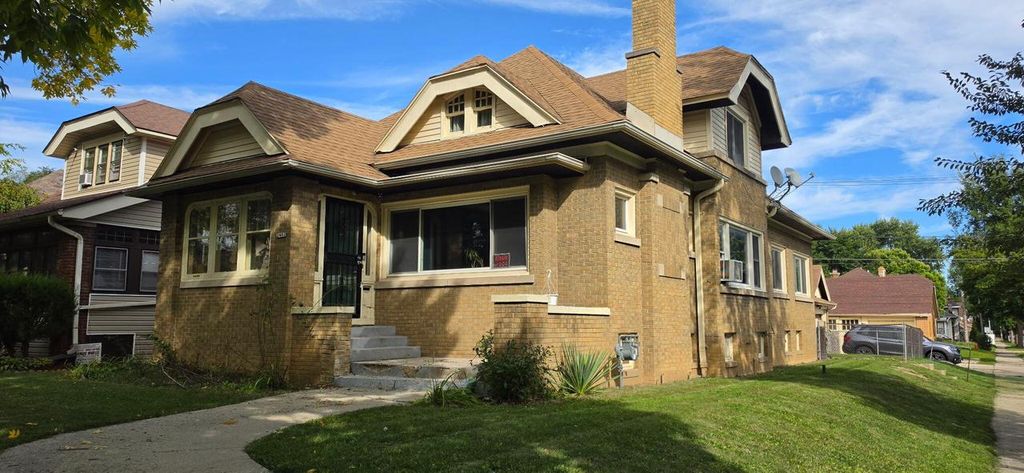 2402 N 48th STREET, Milwaukee, WI 53210