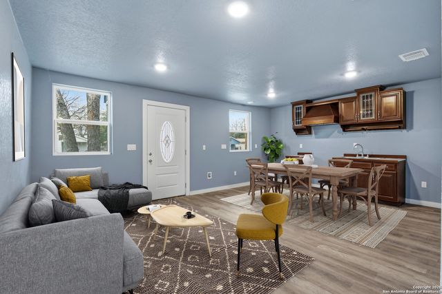 3528 S Laredo, San Antonio, TX 78207