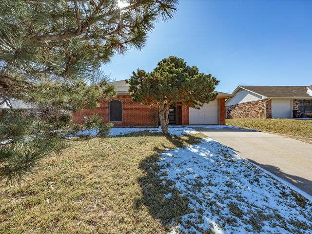 126 Black Forest Drive, Weatherford, TX 76086