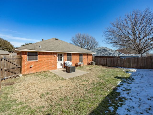 126 Black Forest Drive, Weatherford, TX 76086
