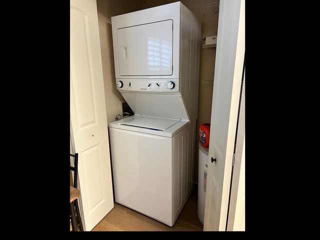 7320 Lake Circle Dr 204, Margate, FL 33063