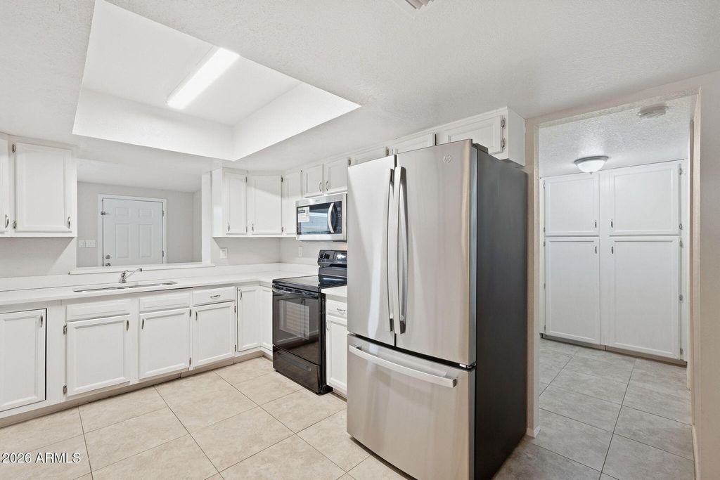 3143 W JULIE Drive, Phoenix, AZ 85027 — photo 4