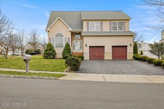 34 Gate Lane, Old Bridge, NJ 08857