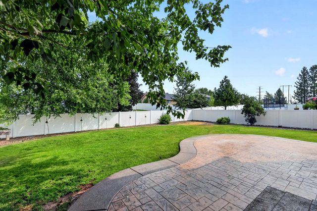 8321 E Sunflower Ln, Spokane, WA 99217