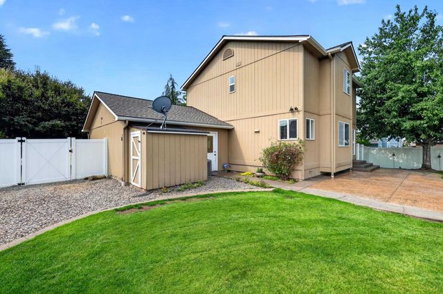8321 E Sunflower Ln, Spokane, WA 99217