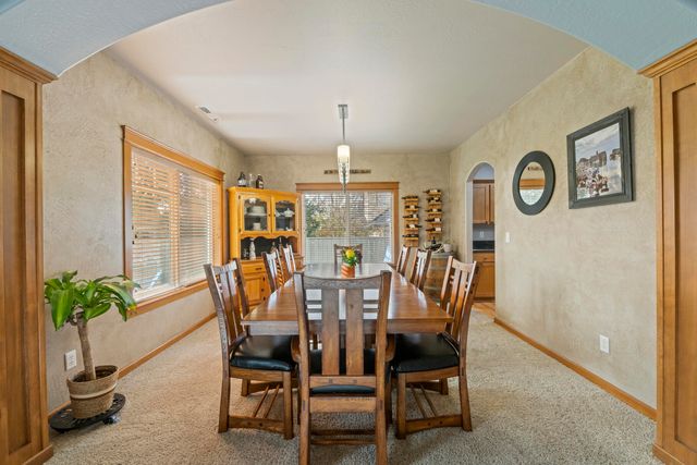 3864 Crystal Springs Drive, Medford, OR 97504