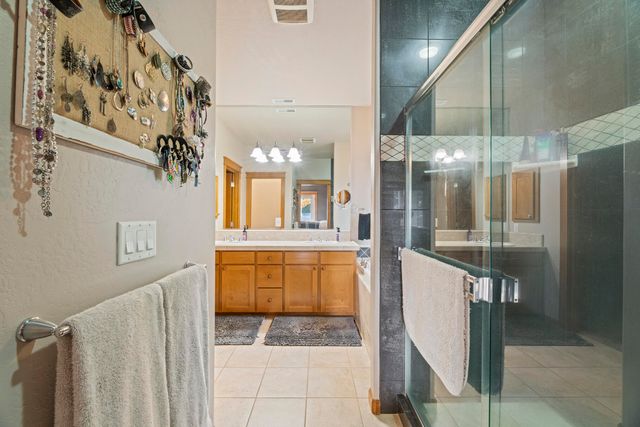 3864 Crystal Springs Drive, Medford, OR 97504