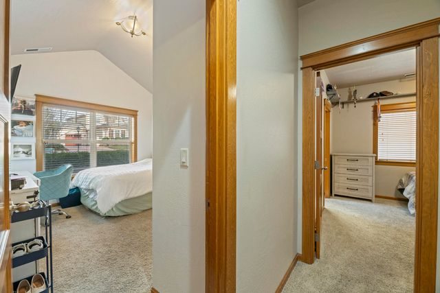 3864 Crystal Springs Drive, Medford, OR 97504