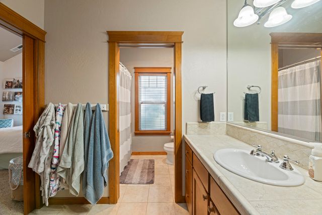 3864 Crystal Springs Drive, Medford, OR 97504