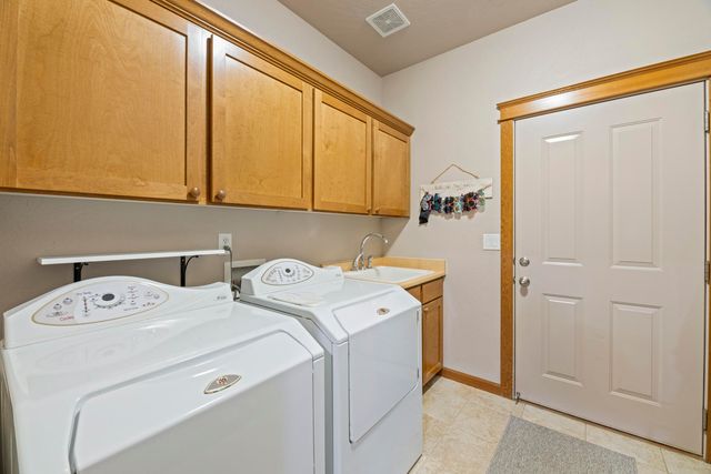 3864 Crystal Springs Drive, Medford, OR 97504