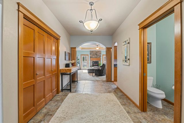 3864 Crystal Springs Drive, Medford, OR 97504