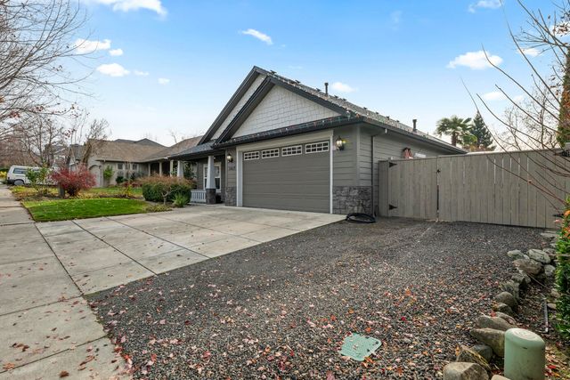 3864 Crystal Springs Drive, Medford, OR 97504