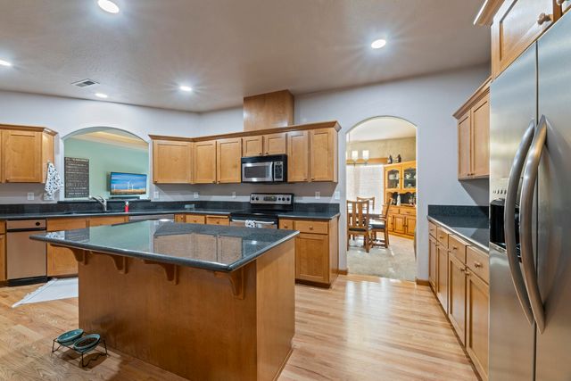 3864 Crystal Springs Drive, Medford, OR 97504