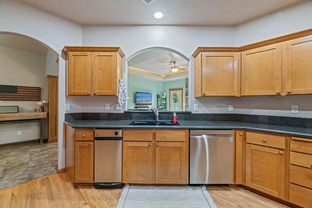 3864 Crystal Springs Drive, Medford, OR 97504