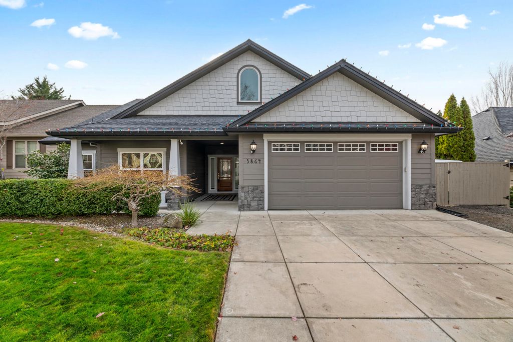 3864 Crystal Springs Drive, Medford, OR 97504