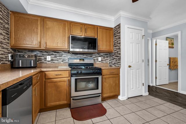 46 LOUISE LN, Trenton, NJ 08618