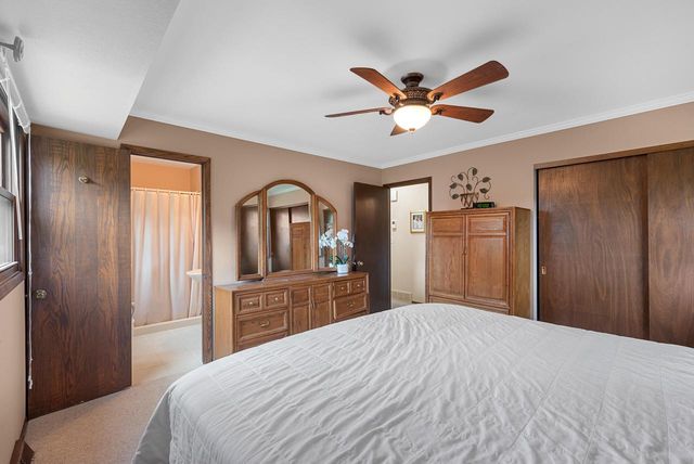 1961 17th AVENUE, Grafton, WI 53024