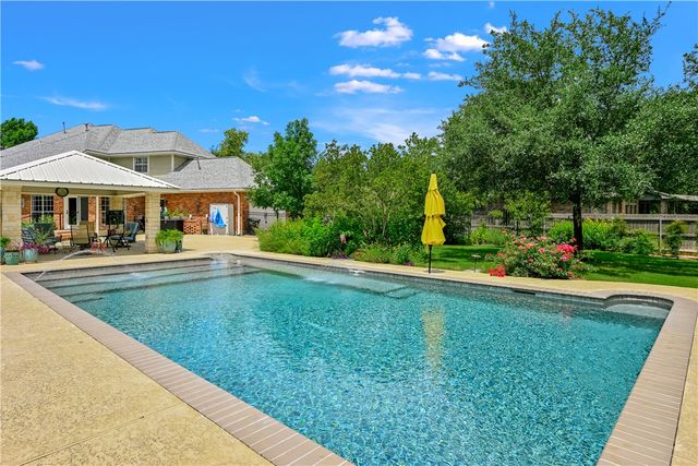 1402 Millcreek Court, College Station, TX 77845