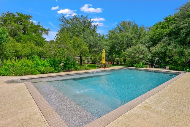1402 Millcreek Court, College Station, TX 77845