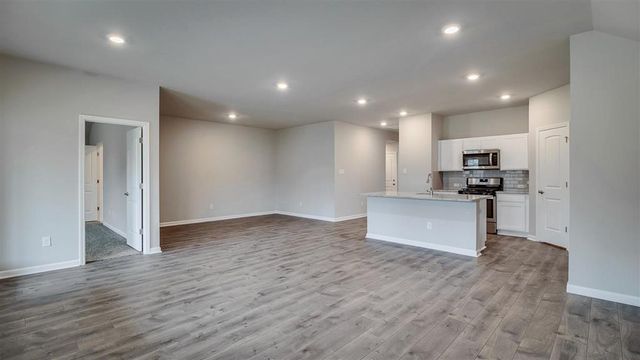 8139 Kelsey Lane, Iowa, LA 70647
