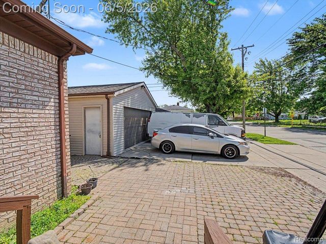 14275 Irene Street, Southgate, MI 48195