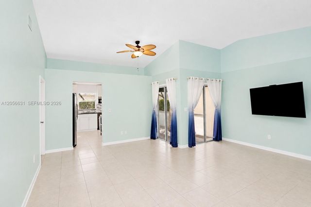 527 SE 21st Dr, Homestead, FL 33033