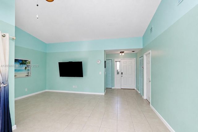 527 SE 21st Dr, Homestead, FL 33033