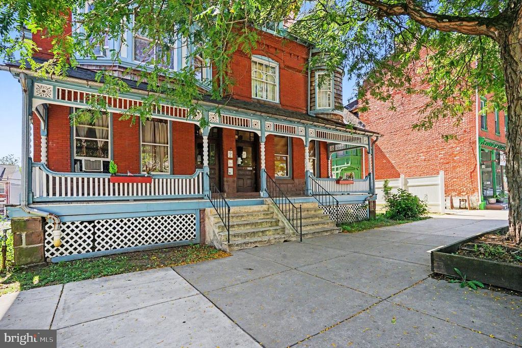 438 E HIGH ST, POTTSTOWN, PA 19464 — photo 5