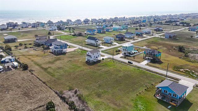 18047 Shaman Drive, Galveston, TX 77554