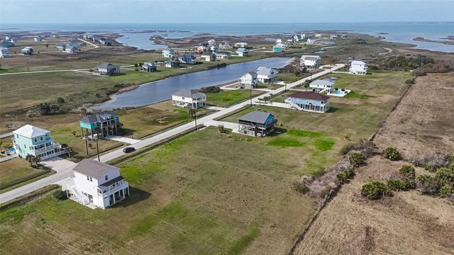 18047 Shaman Drive, Galveston, TX 77554