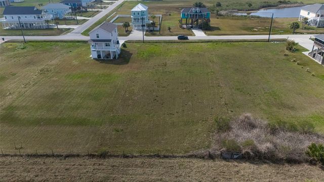 18047 Shaman Drive, Galveston, TX 77554