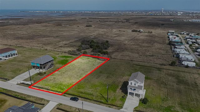 18047 Shaman Drive, Galveston, TX 77554